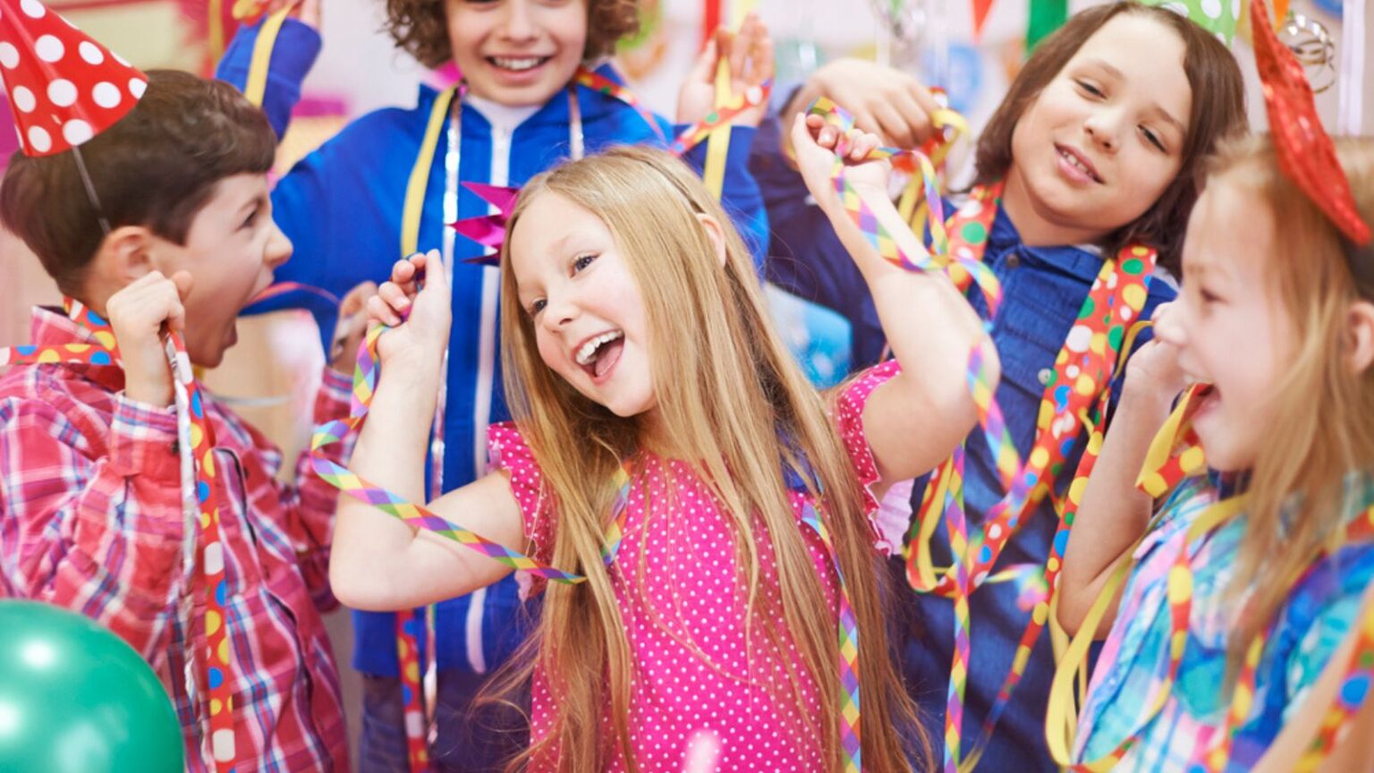 What is a Fiver Party & How to Have One (Includes Invitation Wording)